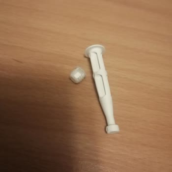 IKEA Larande Beyaz 120x58 Cm Çocuk Çalışma Masası Eksik Vida