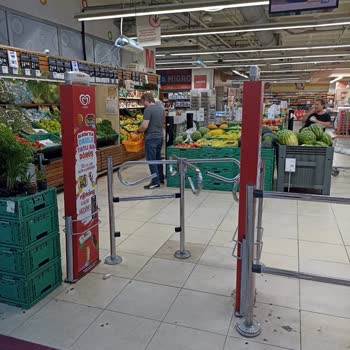 Migros İstanbul Beylikdüzü White Corner AVM Mağaza Girişi Hk.