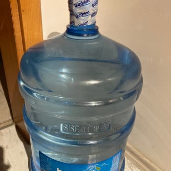 Damacana: Buzdağı-kapak: Buz. Delen
