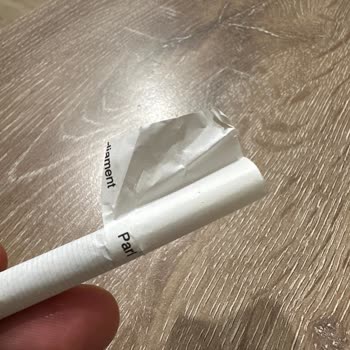 Philip Morris Kusurlu Yırtık Ürünler