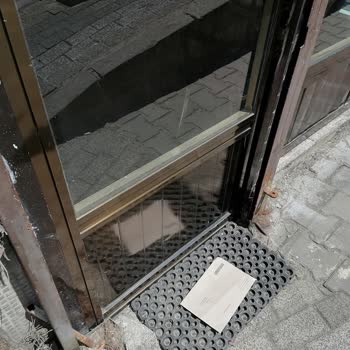 PTT Kargo Üsküdar Posta Dağıtan Elemanlar