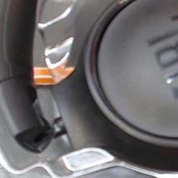 JBL510 Bt. Sağ Kulaklık Katlama Yerinde Kırılma