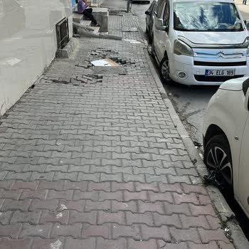 Başakşehir Belediyesi Apartman Önündeki Bozuk Kaldırım