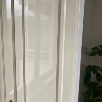 Koç Mobilya (Amasya) Lake Mutfak Dolabı Sararması