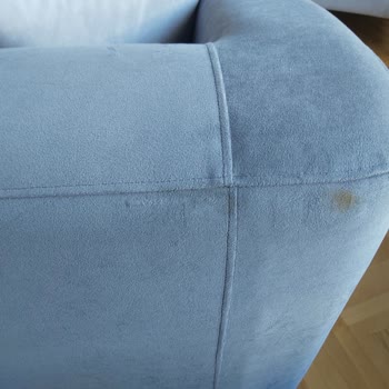 Alfemo Küflü Ve Zedelenmiş Koltuklar