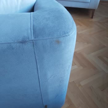 Alfemo Küflü Ve Zedelenmiş Koltuklar