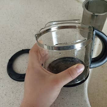 Schafer Çay Makinesi Üstü Kırıldı