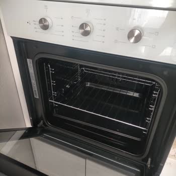 Kumtel Ankastre Fırın Kapak Üzerine Çok Fazla Isı Vermekte.