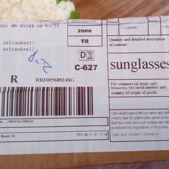 Balmainturkey.com Aayakkabı Yerine Gözlük Gelmiş