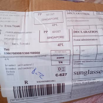 Balmainturkey.com Aayakkabı Yerine Gözlük Gelmiş