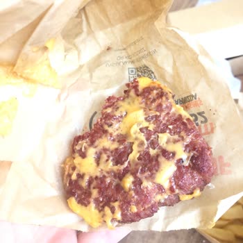 Köfteci Yusuf Pişmemiş Çiğ Hamburger