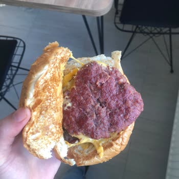 Köfteci Yusuf Pişmemiş Çiğ Hamburger