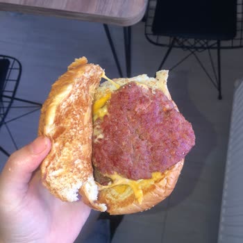 Köfteci Yusuf Pişmemiş Çiğ Hamburger