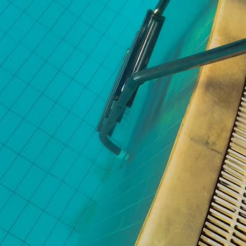 Larina Thermal Resort & Spa Silah Gibi Havuz Merdiveni.