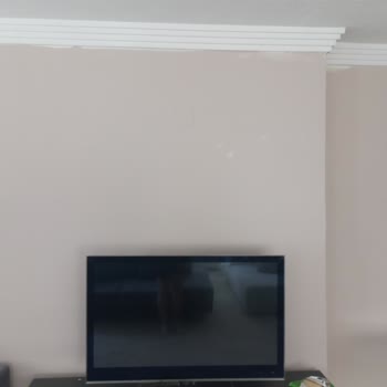 Gigbi Boyacısı Duvarları Ve Eşyaları Mahvetti İşi Yarım Bıraktı