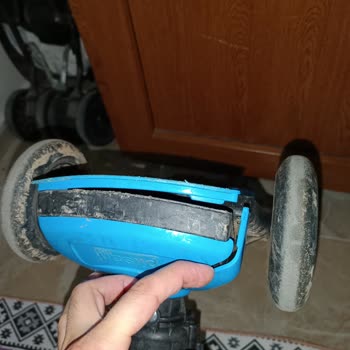 Pilsan Power Scooter Mavi Renk Gövdesi Kırıldı...