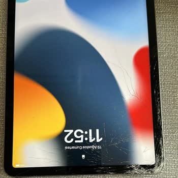 Smart Servis İPad Air 4. Nesil Tamir Etmeme Ve Hediye Çekine Zorlama