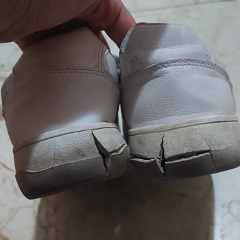 Stradivarius Spor Ayakkabı Kalitesizliği