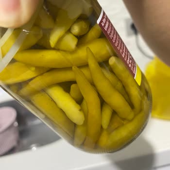 Şok Marketler Turşudan Böcek Çıkması