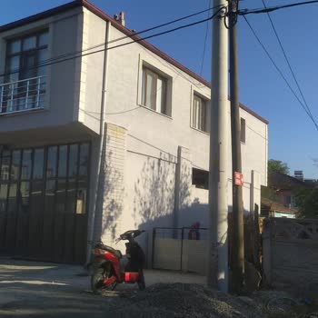 SEDAŞ, Elektrik Direğiyle Yolumuzu Daralttı.