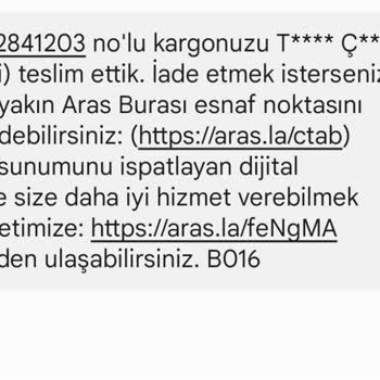Aras Kargo Görevlileri Kargoları Site Girişine Bırakıyor.