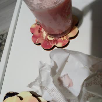 Quaker Çilekli Milkshake İçinden Alüminyum Folyo Çıktı!