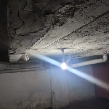 İBB - İstanbul Büyükşehir Belediyesi Yıkılmak Üzere Olan Bina