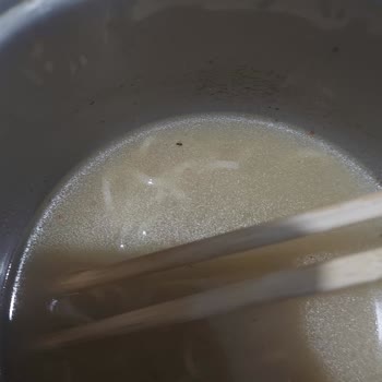 indomie Noodle İçinden Böcek Çıktı