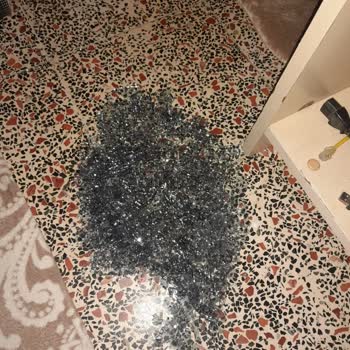 City Bilişim Bilgisayar Kasası Montreal Cam Kapağı Elimde Durduk Yere Kırıldı