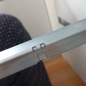 Samet A. Ş Samet Çekmece Rayı Plastik Tırnaklar Kırık