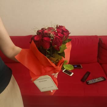 Çiçek Buketi Çiçek Sepeti'nden Sipariş Edilen İle Giden Çiçek Buketinin Alakasızlığı