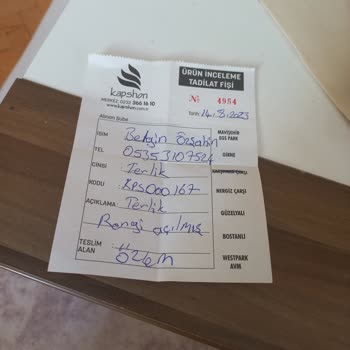 Kapshon Ayakkabı Yeşil Terlik Aldım, Renk Attı Ve Mağaza Sorumlusuyla İletişim Kuramıyorum