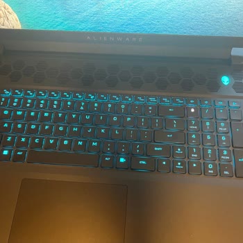 Dell İngilizce Klavye Laptopu Değiştirmiyor.