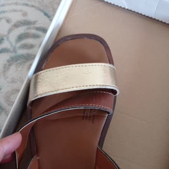 FLO Ayakkabı Ayakkabı Ve Terliğin Çatlaması