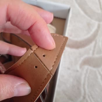 FLO Ayakkabı Ayakkabı Ve Terliğin Çatlaması