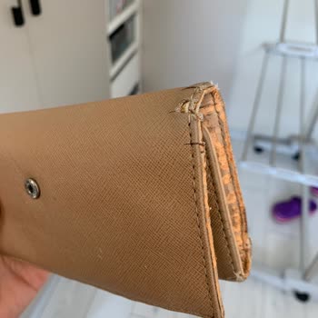 Guess Çantalarımın Derisi Döküldü Metal Kısımları Oksitlendi