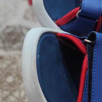 FLO Ayakkabı Kullanılmış Sandalet Gönderimi!