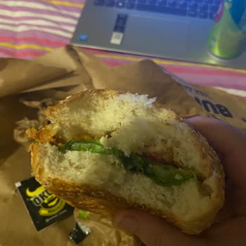 Öküz Burger Hamburgerler Bayattı Pişmanım