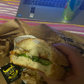 Öküz Burger Hamburgerler Bayattı Pişmanım