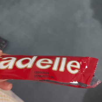 Tadelle Çikolata Kokuyor Ve Bozuk