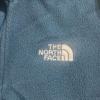 The North Face Marka Yazısı Düştü