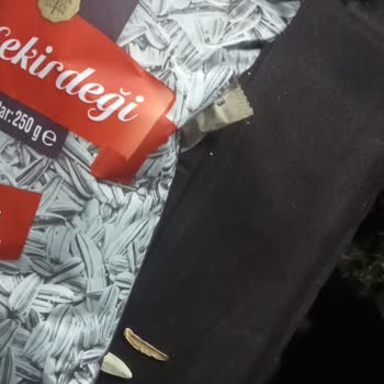 A101 Den Alınan Çerezya Çekirdek Bayat Ve Kurtlu