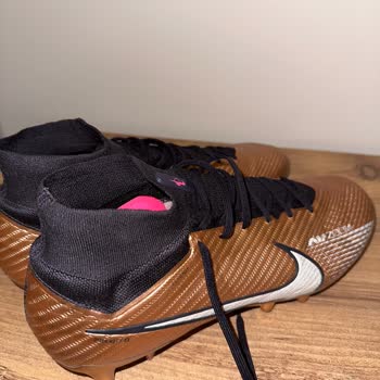 NİKE/Barçın Spor Kramponların Kalitesizliği ****