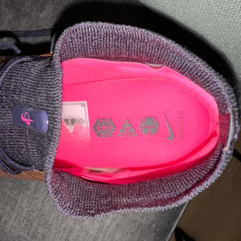 NİKE/Barçın Spor Kramponların Kalitesizliği ****