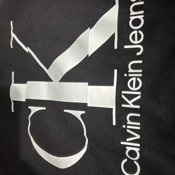 Calvin Klein T-shirt Yazıları Silinmesi