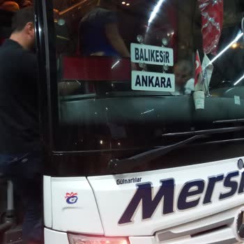 Mersin Nur Turizm Muavin Bagaj Parası İstedi. Şikayetçiyim.