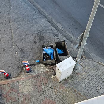 Ümraniye Belediyesi Çöp Konteyner Kirliliği