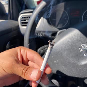 Philip Morris Yanmıyor İçinden Parça Çıkıyor
