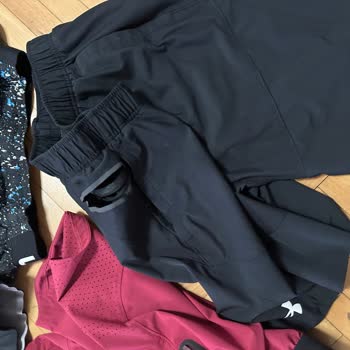 Under Armour Şortumun Fermuarı Yeri Yırtıldı Ve Çözüm Bulunmadı.