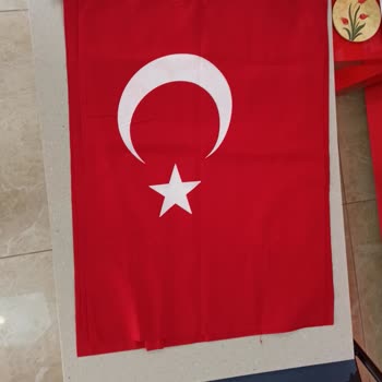Epttavm 'de Dikkatsizlik Ve Milli Değerimiz Türk Bayrağımıza Saygısızlık